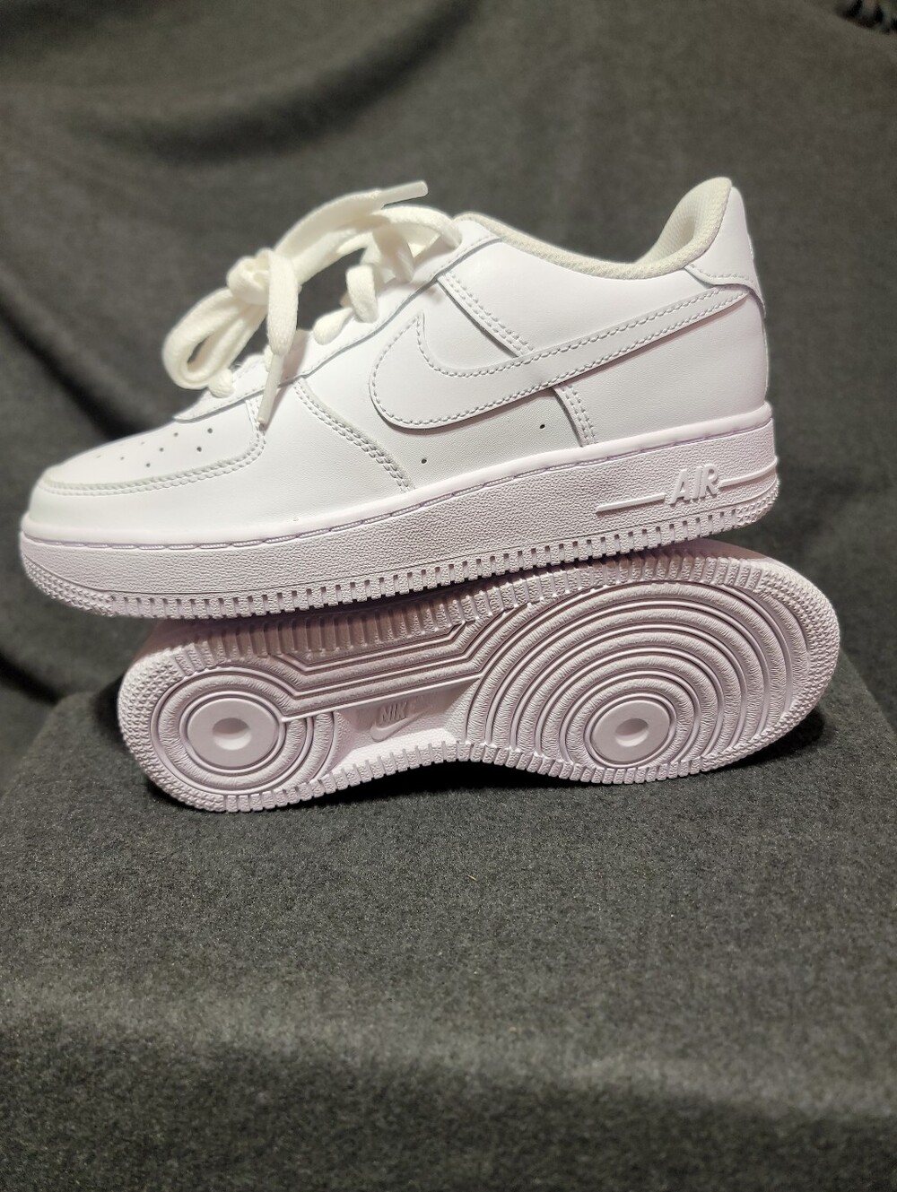 Nike Air Force 1 LE